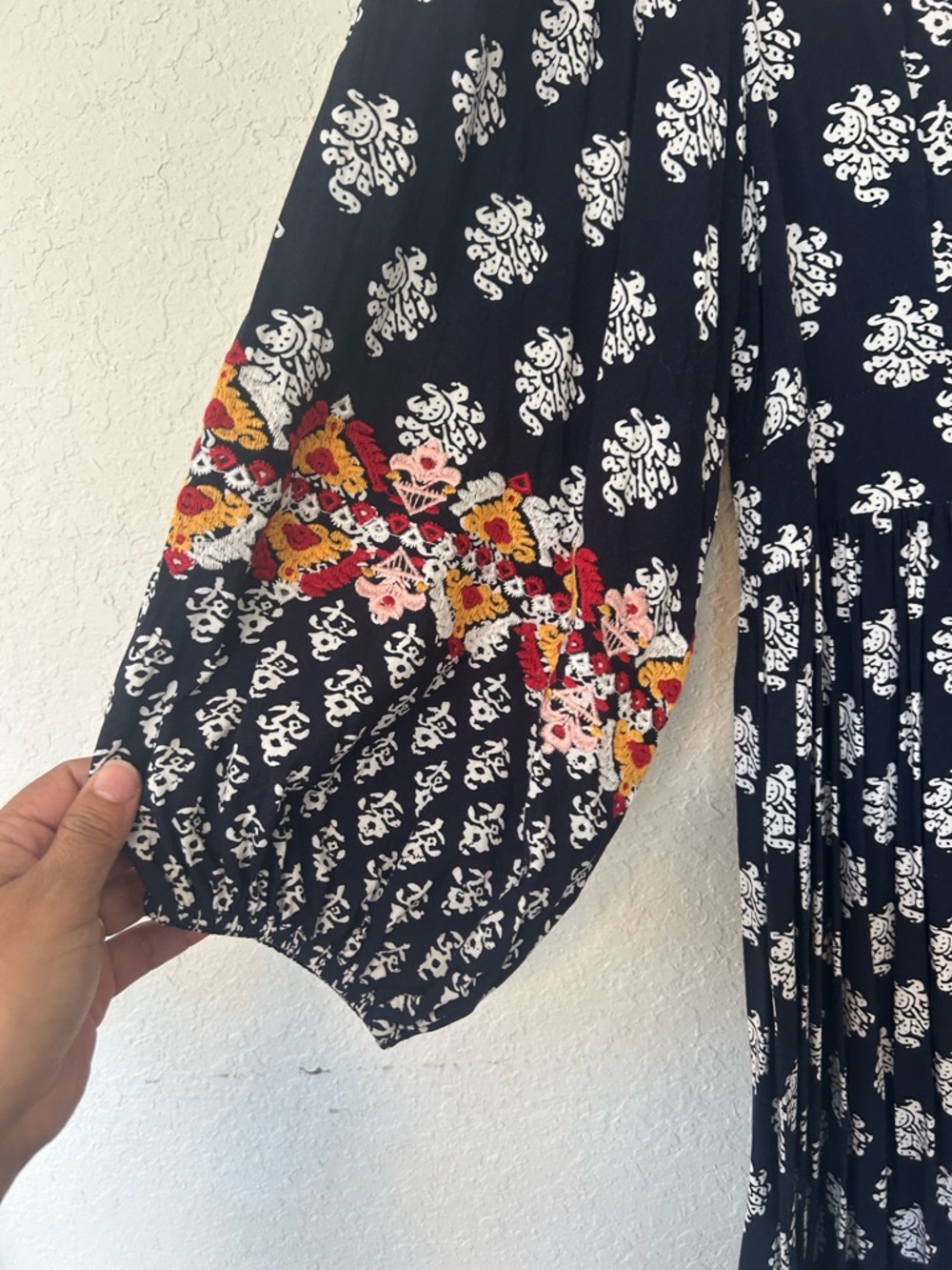 Boho Chicwish Navy Printed V‑Neck Midi Dress with Embroidered Trim - Picture 4 of 11